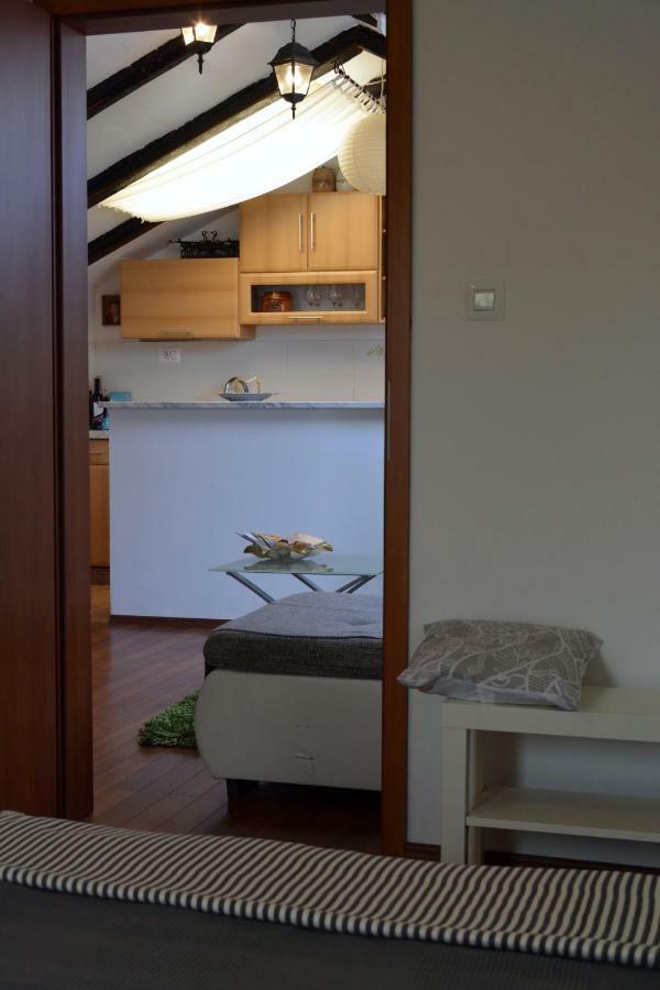 Casa Del Padre - Annabelle Apartment Рийека Екстериор снимка