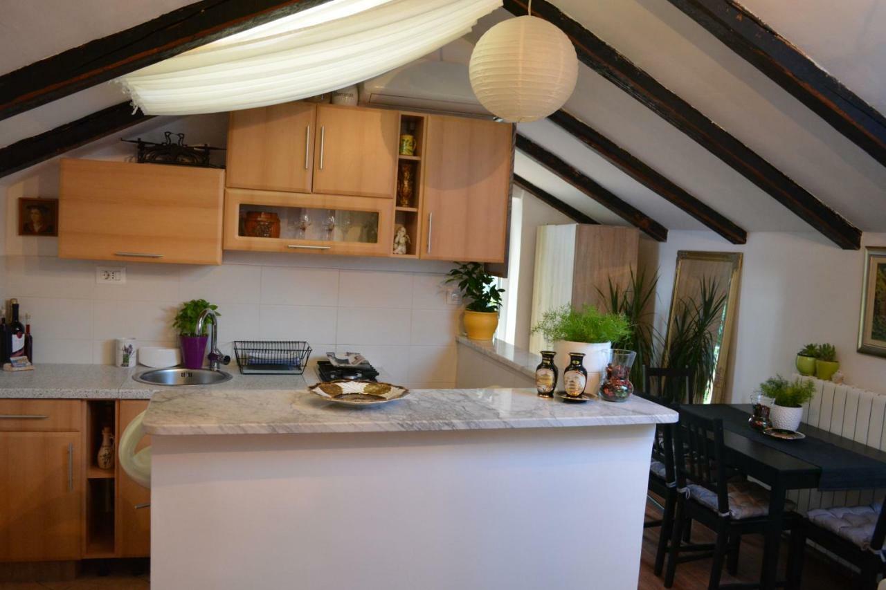 Casa Del Padre - Annabelle Apartment Рийека Екстериор снимка