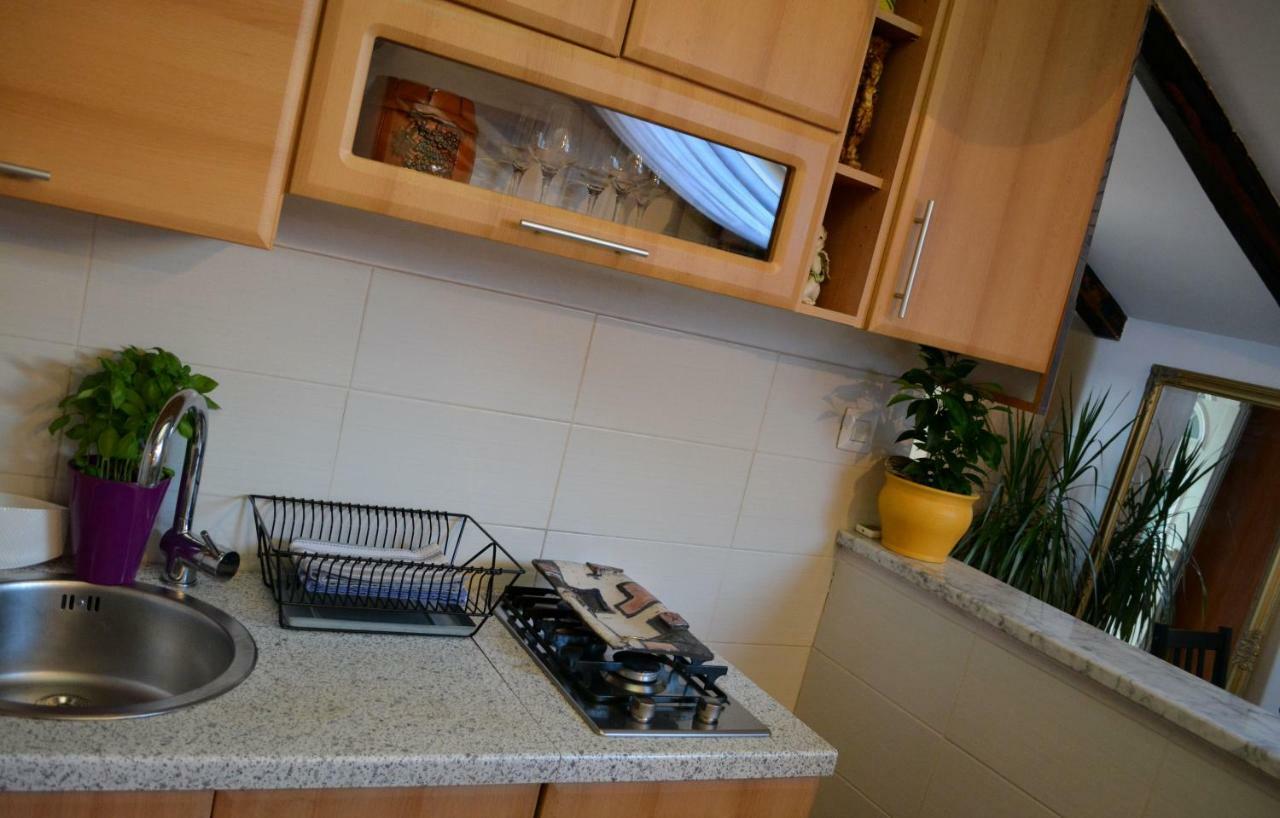 Casa Del Padre - Annabelle Apartment Рийека Екстериор снимка